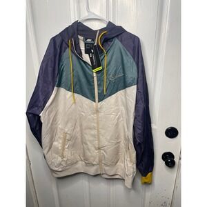 NWT Nike standerd fit n7 hooded jacket size xl
